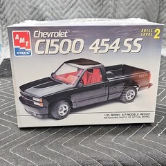 AMT Ertl Chevrolet C1500 454SS Model Kit 1:25 6032 Plastic Unassembled 1991