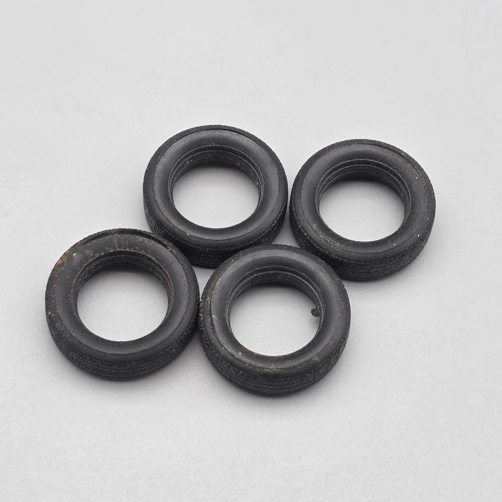 1/25 1/24 Model Car Junkyard Rubber Tires Unbranded 2 Kitbash Diorama