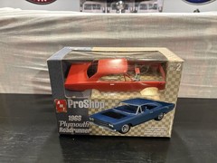 AMT Pro Shop 1968 Plymouth Road Runner Plastic Model Car Kit New In Box Vintage