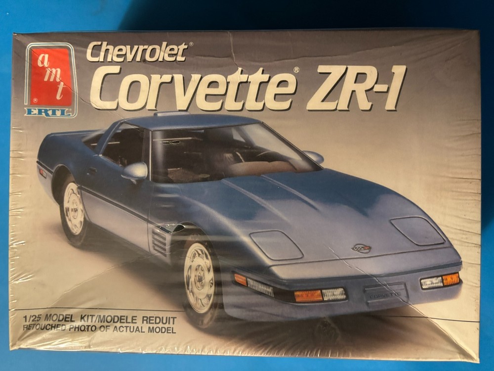 1991 CHEVROLET CORVETTE ZR-1 COUPE MODEL KIT AMT ERTL 1/25 SCALE NEW SEALED LOOK