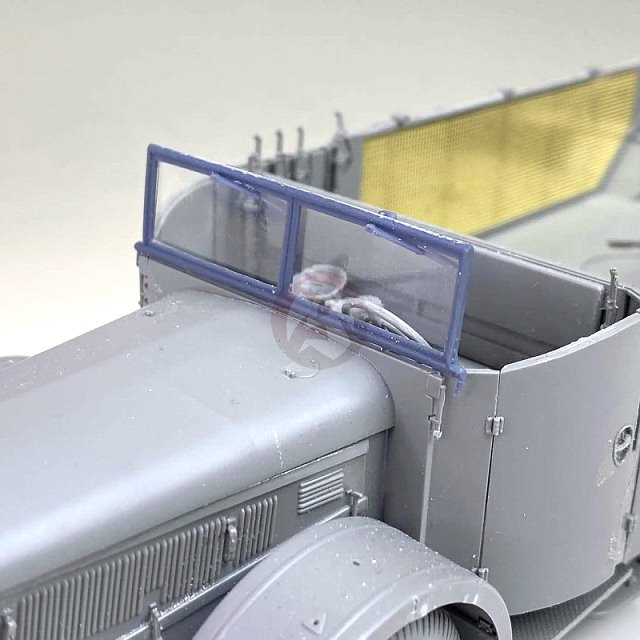 Royal Model 1/35 Windscreen Set for 9T Vomag w/8.8cm FlaK AA Vehicle WWII 1097