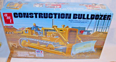AMT CATERPILLAR CONSTRUCTION BULL DOZER MODEL KIT 1/25TH 1086/06 SEALED