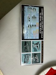 AMT 1965 Bonneville Sport Coupe 1/25 Model Kit AMT1260