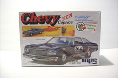 mpc ’76 Chevy Caprice with Tilt-Bed Trailer, Sealed Inside, 1/25, 2010, READ!