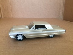 VINTAGE AMT 1965 FORD T-BIRD THUNDERBIRD DEALER PROMO PHILCO TRANSISTER RADIO