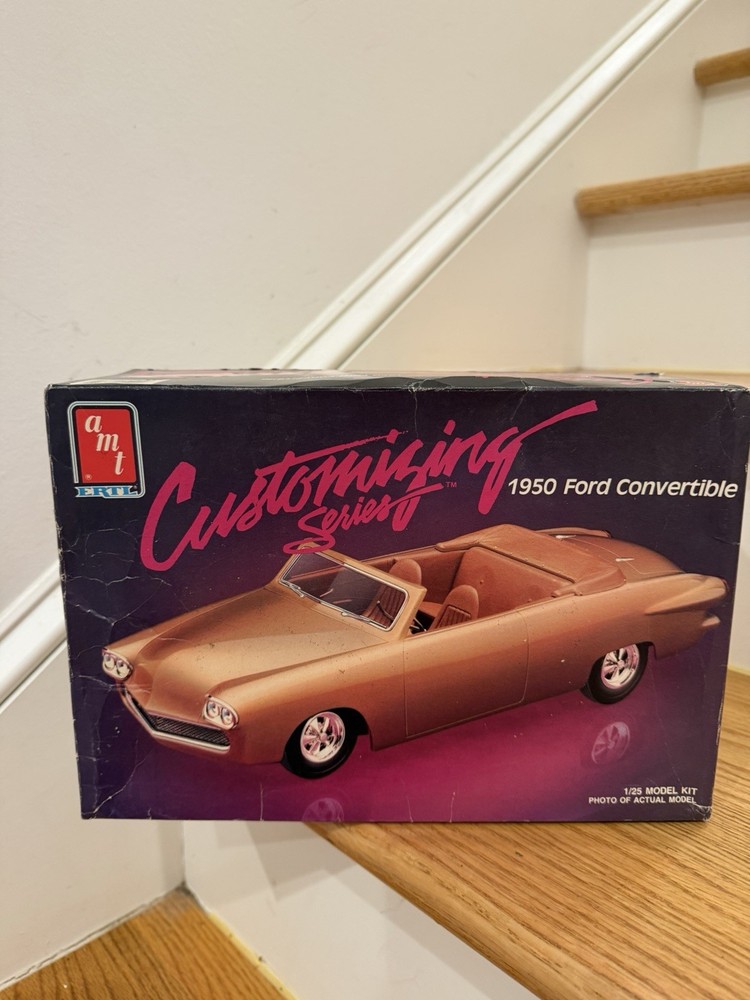 AMT 1950 Ford Convertible Customizing Series 1:25 Kit #6831