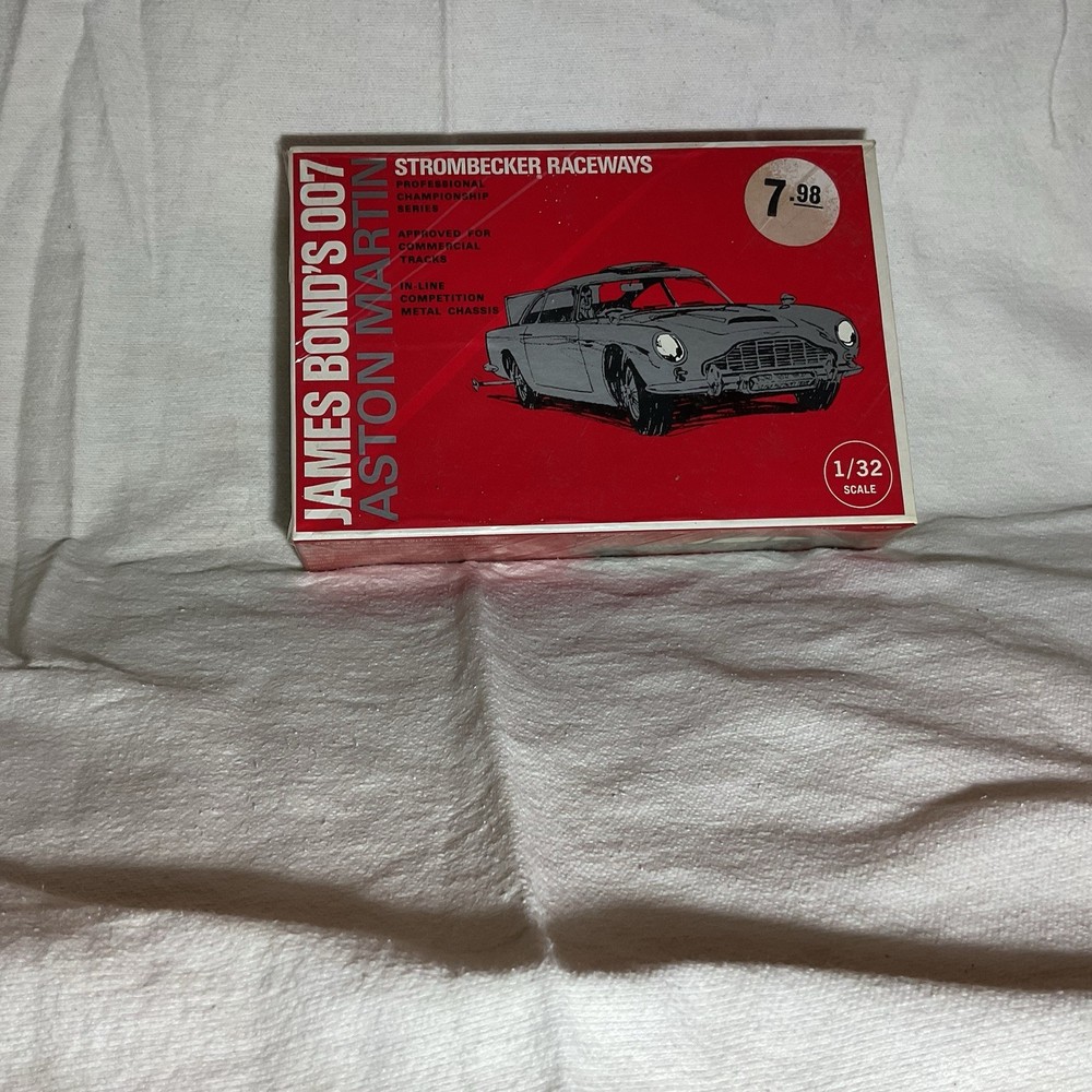 Vintage- James Bond 007 Aston Martin – Competition Kit- Unopened
