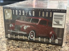 AMT 1939/1940 FORD SEDAN MILLENNIUM FACTORY SEALED KIT!! CIRCA 1999! VMCP!