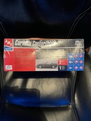 AMT 1998 ’98 Chevy Corvette C6 Convertible Sealed 1:25 Plastic Model Kit 8329