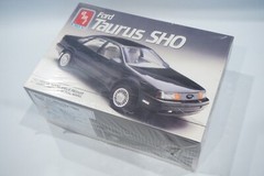 AMT Vintage 1990 Ford Taurus SHO Sedan 1/25 Model Kit BRAND NEW SEALED RoboCop