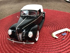 REVELL 1/25 1940 FORD CONVERTIBLE FACTORY BUILT BOX ART STUDIO DISPLAY MODEL