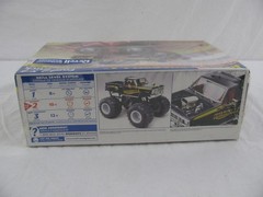 Revell Monogram 1/24 Scale Quadzilla Ford 4×4 Monster Truck #85-7702 NOS Read!
