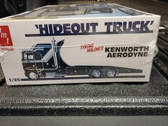 AMT 1158 1/25 Hideout Transporter Kenworth Tyrone Malone Truck New