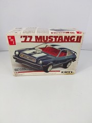 ERTL AMT 1977 ’77 Ford Mustang II Plastic Model Car Kit 1:25 Scale Incomplete