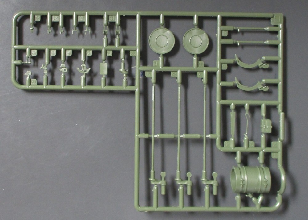 Amusing Hobby 1/35th Scale T-90A MBT – Parts Tree D from Kit No. 35A050