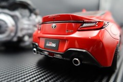 Kusaka Engineering / MAKE UP Co, Ltd. 1/18 SCALE TOYOTA GR86 Spark Red In stock