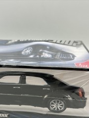 AMT 2005 Chrysler 300C 1:25 Scale Plastic Model Car Kit (2019)(See Desc)