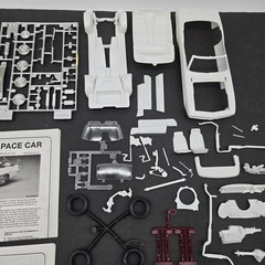 1969 Chevrolet Camaro Indy Pace Car 1:25 Scale Model Kit Monogram