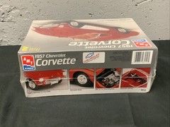 VINTAGE AMT 1957 Chevrolet Corvette 1/25 Model Kit FACTORY SEALED NEW