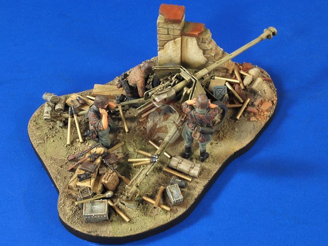 Verlinden 1/35 7.5cm PaK 40 Gun Diorama Base Ammo, Gear & Crew (3 Figures) 2768