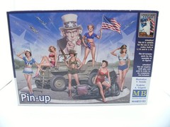 Master Box 1/35 scale Pin up girls kit sealed bag in open box