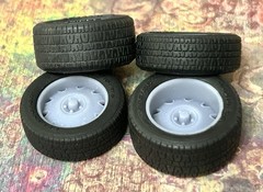1/24 Scale: 17-inch “Mopar/Challenger Rally” wheels W/ Wide Rear Tires; Resin