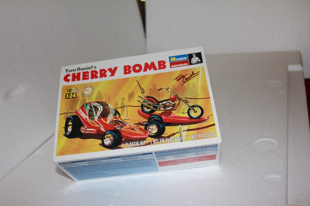Monogram Tom Daniel’s CHERRY BOMB Scale 1:24 Model Kit OPEN BOX Sealed Parts