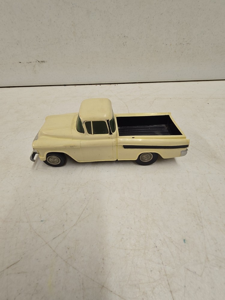 Vintage 1/25 Scale 1957 Chevrolet Cameo Pickup Truck Dealer Promo