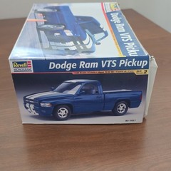 Revell Dodge Ram VTS Pickup 1:25 Kit #85-7617 Opened started not assembled