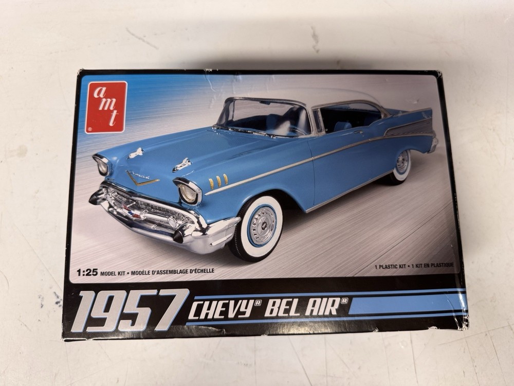 AMT 1957 Chevy Bel Air Model Car Scale 1:25 – No Instructions