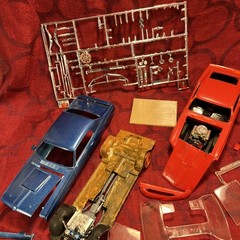 Vintage Group LOT of Plastic Model Kit Cars Junkyard Parts — 9358
