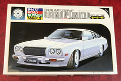 OPEN BOX Nichimo Model Kit WHITE ROAD RUNNER MARK II COSMO AP Motorized 1/28 JPN