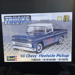 REVELL 85-7225 ‘66 CHEVY FLEETSIDE PICKUP MODEL KIT-NIB-1:25 SCALE