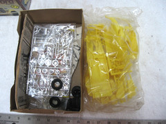 VINTAGE AMT 1/25 1932 FORD MODEL KIT TOY PARTS IN BOX