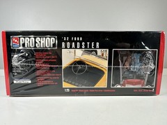 AMT ERTL Ala-Kart and AMT ERTL PROSHOP 32′ Ford Roadster 1:25 Scale BUNDLE