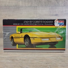 Monogram ’87 Corvette Roadster 1:24 Model Kit New Sealed Box