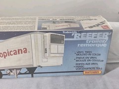 Vintage 1/32 AMT MATCHBOX SNAPFIT TROPICANA REEFER TRAILER FACTORY SEALED 1980