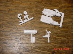 Revell Austin Powers Shaguar Roadster Engine & Parts 1/25 Model Kit 1364