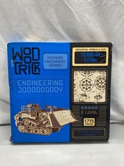 Wood Trick Terrain Titan Level 5 1715 Piece Building Set