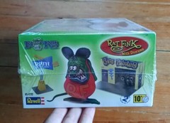 Ed “BIG DADDY” Roth Revell RAT FINK w/Diorama Plastic Model Kit “CRAZY Painter”