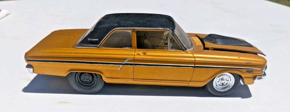 Revell 1964 Ford Fairlane 2-Door Post Stock Nice Built 1/25 Missing Door Handles