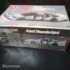 AMT ERTL Coors Light Ford Thunderbird Bill Elliott Model Kit #6740 1/25 Scale #9