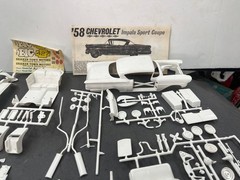 AMT T273 1958 Chevy Impala Hardtop Vintage Car Model KIT 1/25 McM