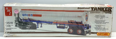 AMT 1:25 Scale Union Gas Fruehauf Tanker Semi Trailer Sealed Boxed Model Kit