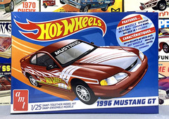 AMT/ROUND2 1996 FORD MUSTANG GT “HOT WHEELS” KIT#AMT1298M/12 MPC 1/25 NEW & F/S