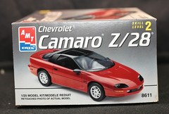 Vintage 1993 AMT Ertl Chevrolet Camaro Z/28 Model Kit 1:25 #8611 Open No Decals