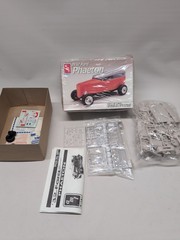 AMT Ertl 6899 1:25 Scale 1932 Ford Phaeton New Open Box Sealed Parts