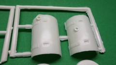 White Freightliner SD DD 1/25 dual diesel fuel tanks model big rig semi truck