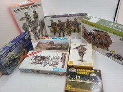 8 Vintage Model Military Kits, Tanks, Rangers And Figures