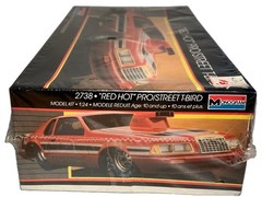 Monogram Red Hot Pro Street T-Bird Thunderbird KIT 2738, 1:24, 1986 Sealed (B46)